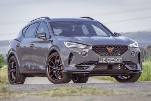 JE Design Aero Kit Street Race, schwarz glanz (nicht für Plug-in-Hybrid) passend für Cupra Formentor KM