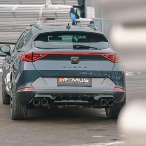 Remus Sport exhaust centered (absorption principle) for L/R systemInstallation/fitting at the serial mounting pointsCan only be used in combination with set of outlet tubes 790022 9999Original tube Ø 50 mm - REMUS tube Ø 60 mmincl. EC type approval fi